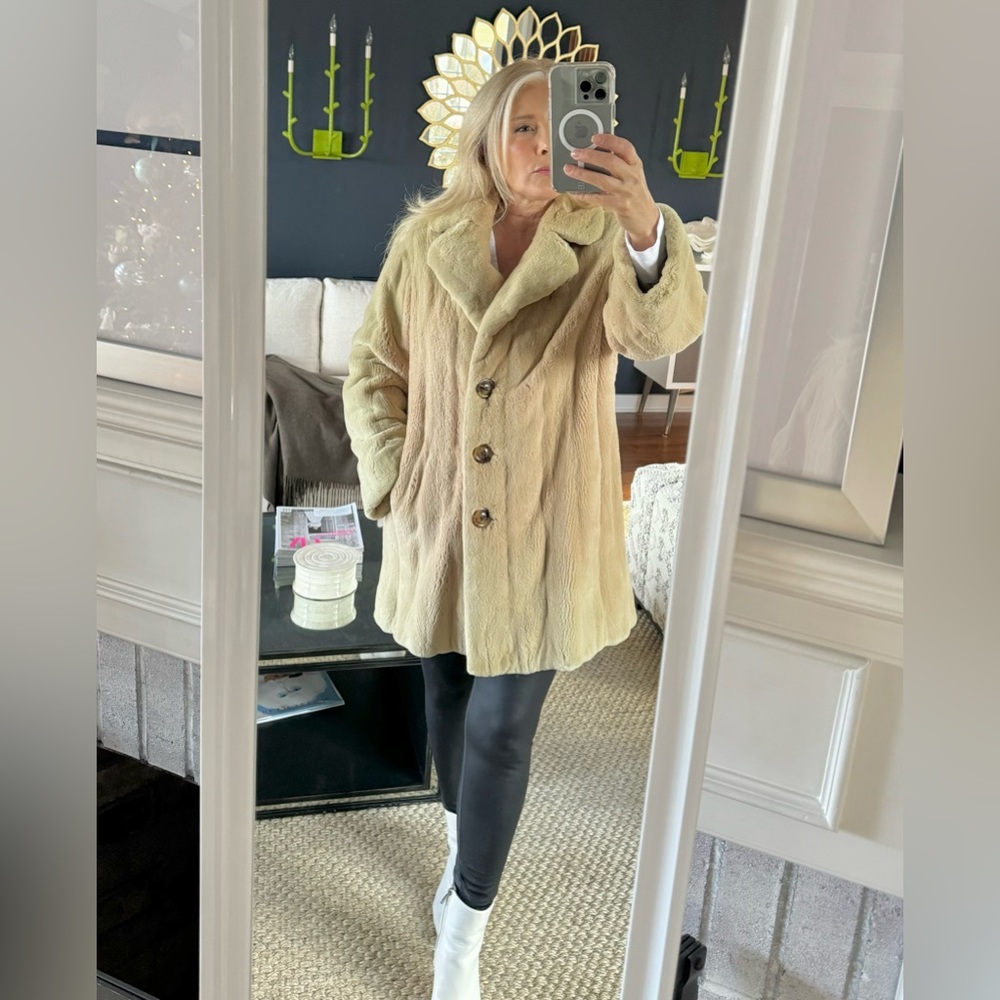 Mink Coat. Sheared, authentic mink coat. Warm and beautifully luxurious